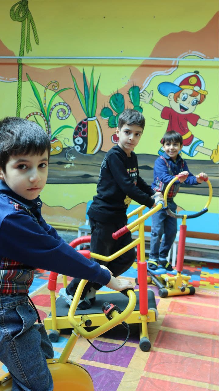 پیش دبستان هوشمند مداد رنگی ها