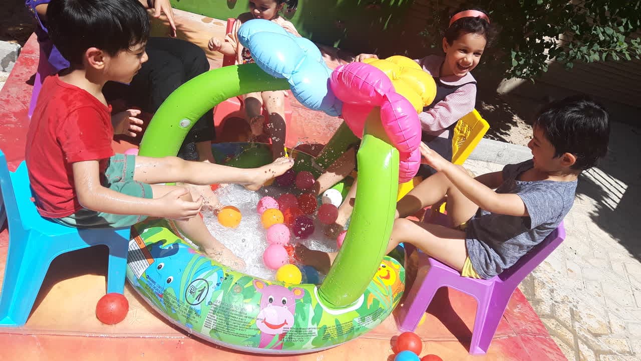 تفریحات پیش دبستان هوشمند مداد رنگی ها