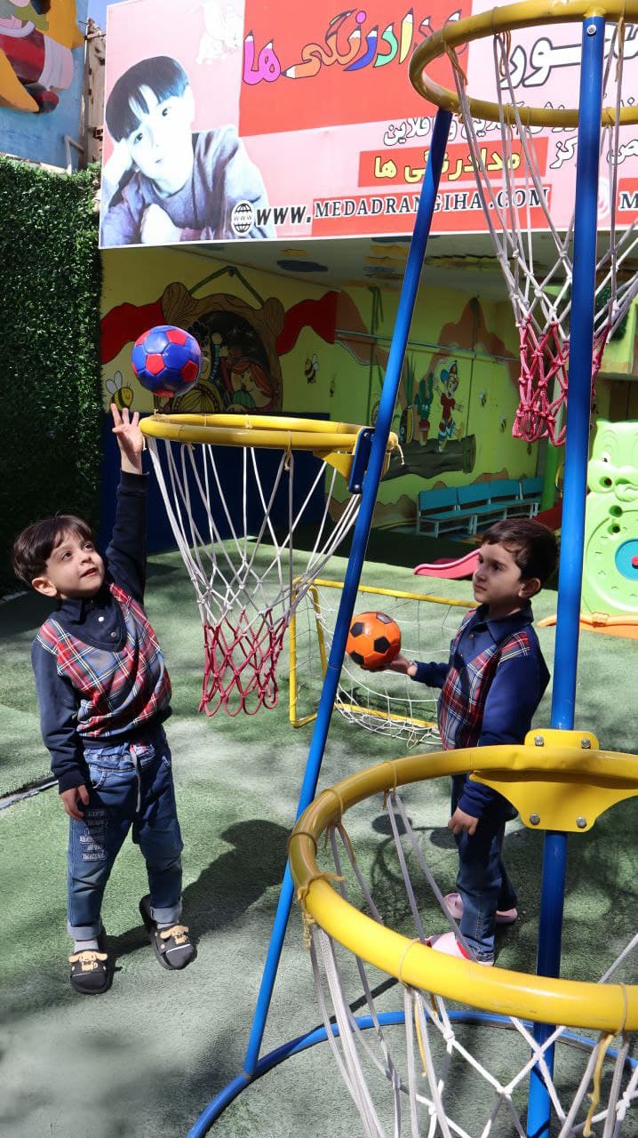 پیش دبستان هوشمند مداد رنگی ها